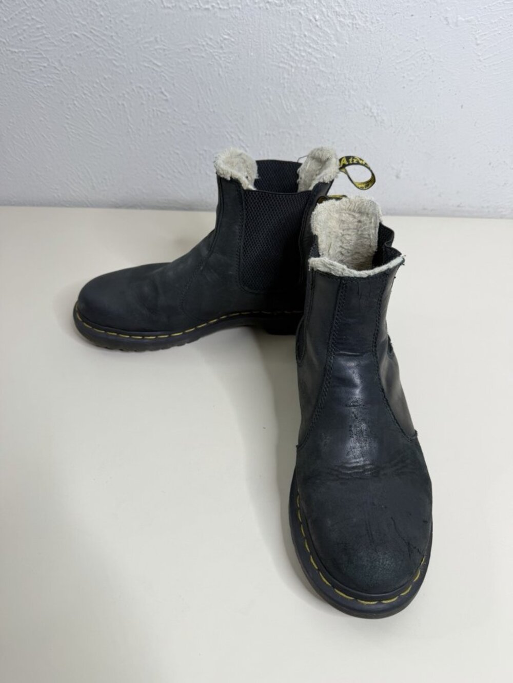 Dr. Martens 2976 Sz 10 Leonore Black Leather Chelsea Boots Faux Fur Lined GUC